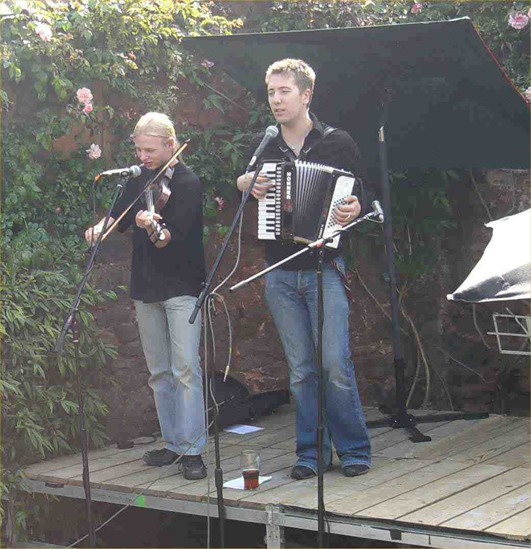 Onstage with Jim Causley at Bradninch 2006